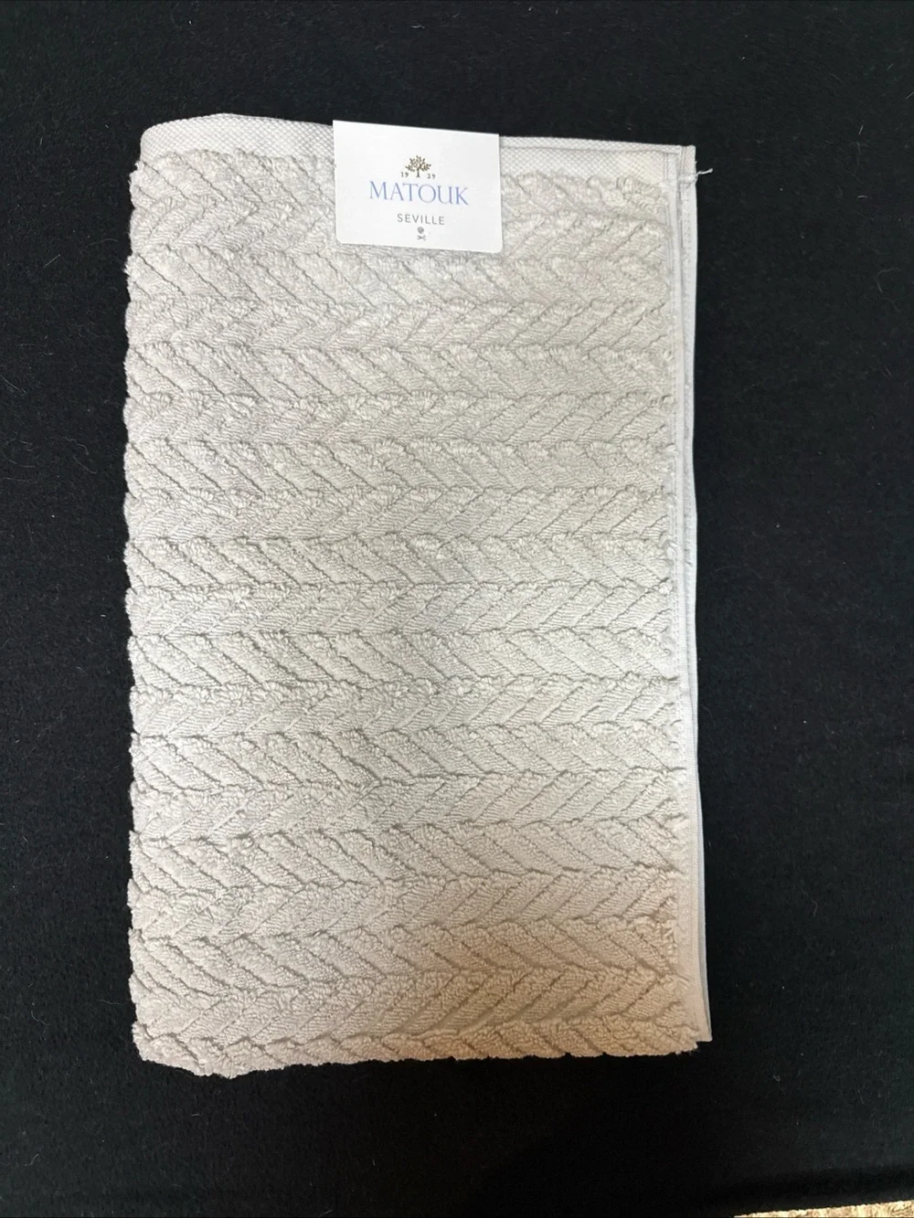 Matouk Seville Hand Towel 20x32”Marble Color Loose Braid Pattern 100% Cotton NWT